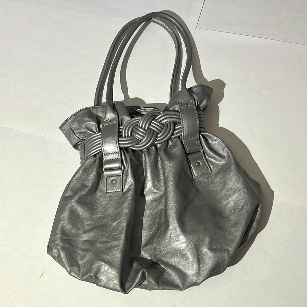 Daisy Fuentes silver metallic hobo shoulder bag purse tote